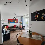 Art Gallery House With A Small Relaxing Pool تْسْغيكفانِتْسا