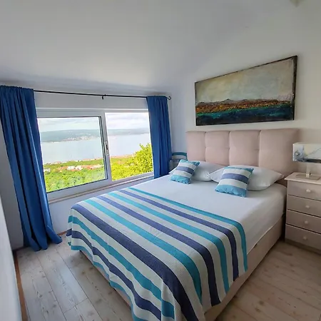 Art Gallery House With A Small Relaxing Pool Holiday home Crikvenica