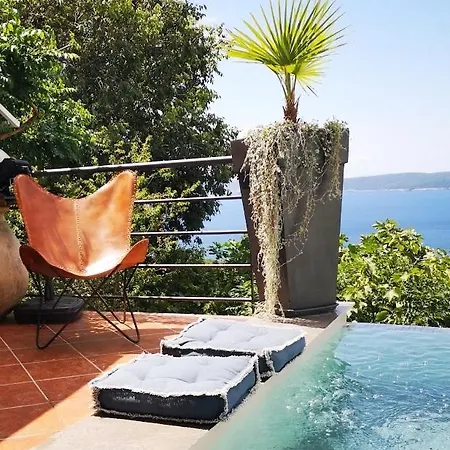 Holiday home Art Gallery House With A Small Relaxing Pool
