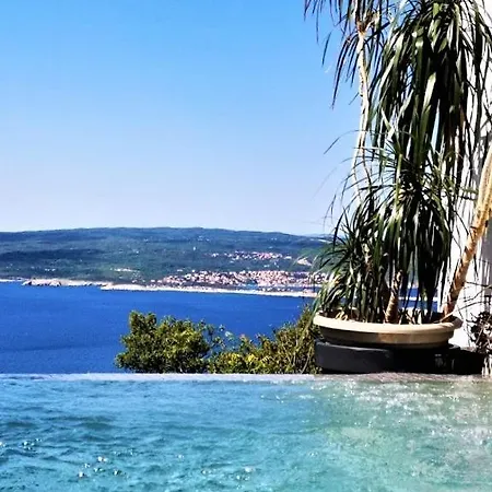 Holiday home Art Gallery House With A Small Relaxing Pool *