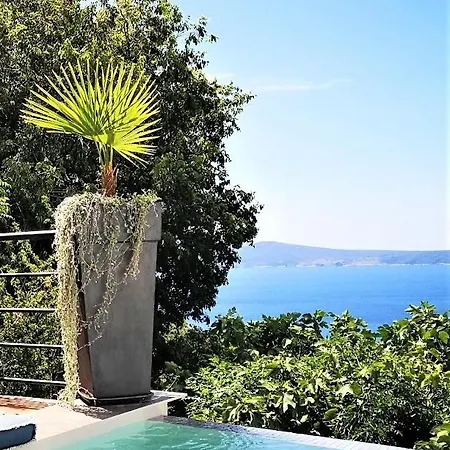 Art Gallery House With A Small Relaxing Pool Holiday home *